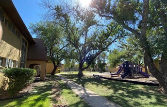 614 Bavarian Dr in New Braunfels, TX - Building Photo - Building Photo