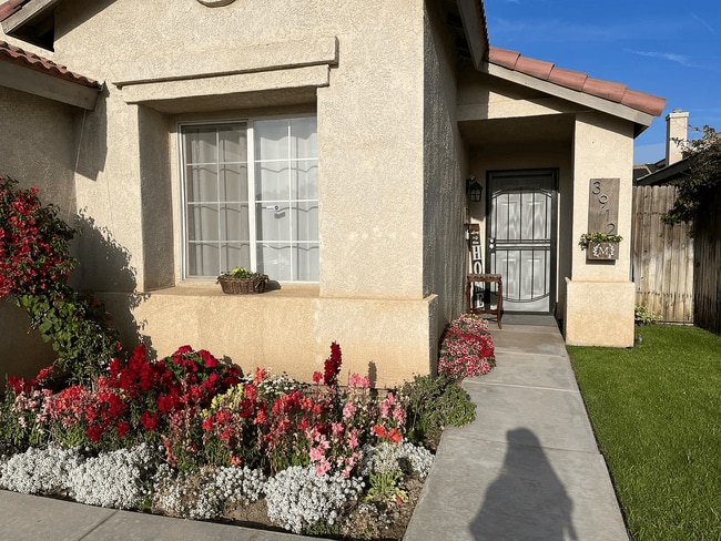 3912 Boswellia Dr in Bakersfield, CA - Building Photo - Building Photo