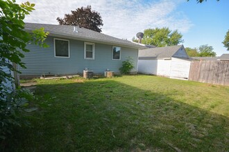 1013 9th St NE in Rochester, MN - Building Photo - Building Photo