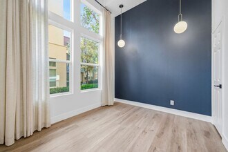 636 Jeanette Ln in Santa Ana, CA - Building Photo - Building Photo