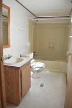 5984 Marina View in Osage Beach, MO - Building Photo - Building Photo
