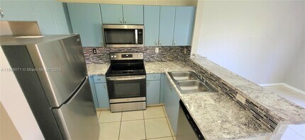 12263 SW 214 Ln in Miami, FL - Building Photo - Building Photo