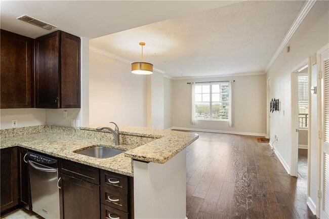 property at 1101 Juniper St NE