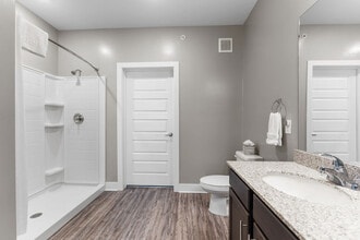 Bonavia Luxury Apartments in Shawnee, KS - Building Photo - Building Photo