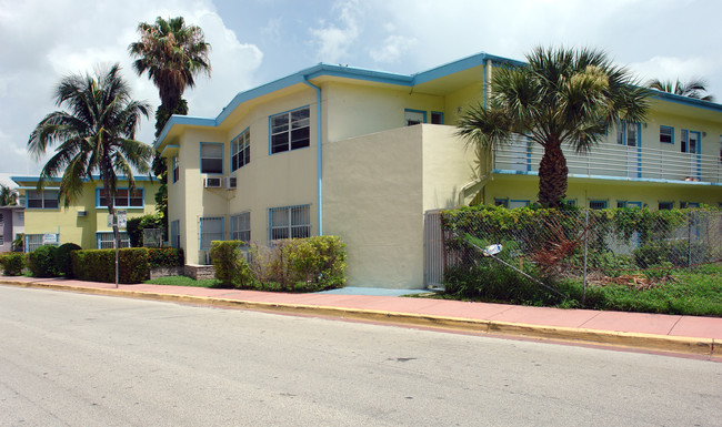 Park Terrace Apartments in Miami Beach, FL - Building Photo - Building Photo