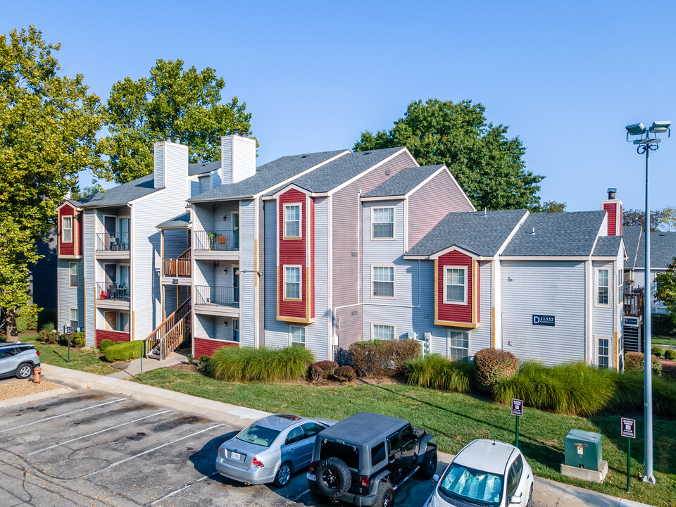 Aspen Landing in Kansas City, MO - Building Photo