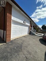 4129 Brandon Gate Dr in Mississauga, ON - Building Photo