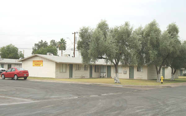 Glenwood Plaza in Glendale, AZ - Building Photo - Building Photo