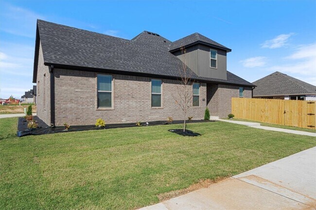 6900 SW High Meadow Blvd in Bentonville, AR - Building Photo - Building Photo