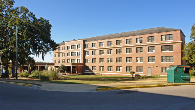 Gibbs Hall in Tallahassee, FL - Building Photo - Building Photo