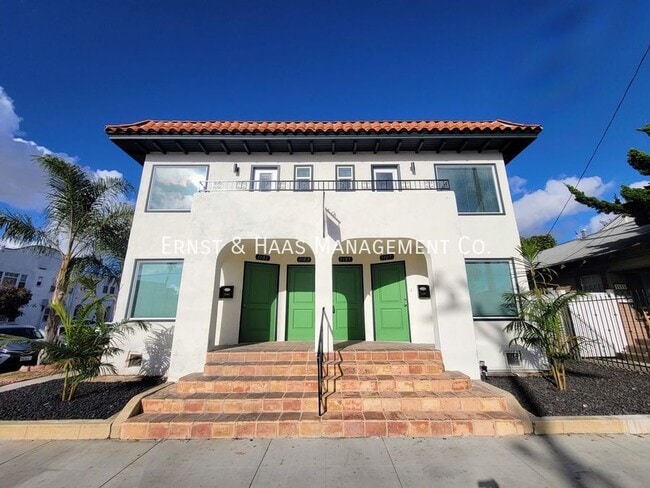 1107 E Broadway in Long Beach, CA - Building Photo - Building Photo