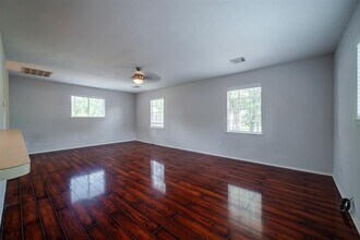 3831 Stillview Dr in Houston, TX - Foto de edificio - Building Photo