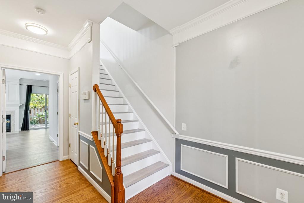 1185 Cypress Tree Pl in Herndon, VA - Building Photo