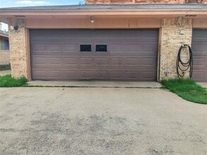 2410 Woodoak Ct in Irving, TX - Building Photo - Building Photo