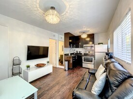 2660 SW 36th Ave, Unit C in Miami, FL - Building Photo