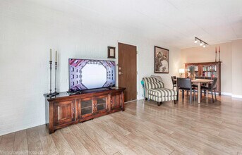 3222 Sanders Rd in Northbrook, IL - Building Photo - Building Photo