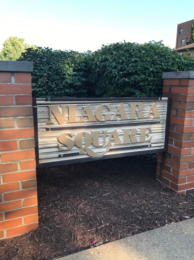property at 3245 Niagara Sq