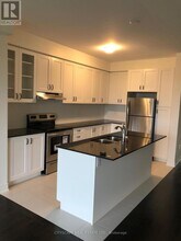 45 Brushwood Dr in Brampton, ON - Building Photo - Building Photo