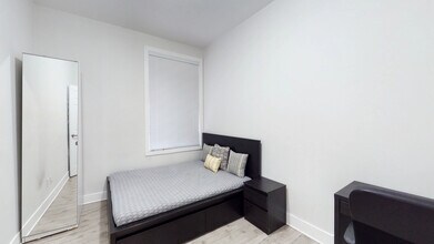 73 Ave Blackburn in Ottawa, ON - Building Photo - Building Photo