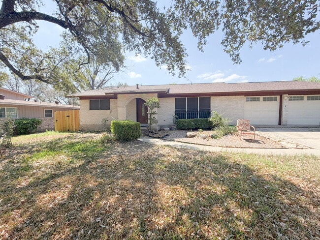 4230 Havenview Dr in San Antonio, TX - Building Photo - Building Photo