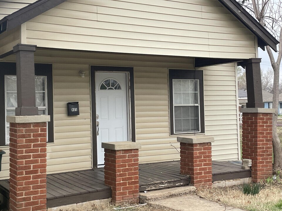 405 North Blvd in Edmond, OK - Foto de edificio