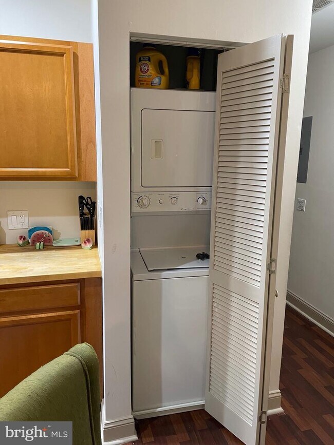 2824 Jackson St-Unit -2 in Philadelphia, PA - Building Photo - Building Photo