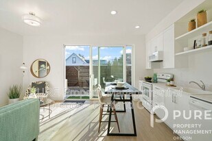 3736 NE Liberty Terrace in Portland, OR - Building Photo