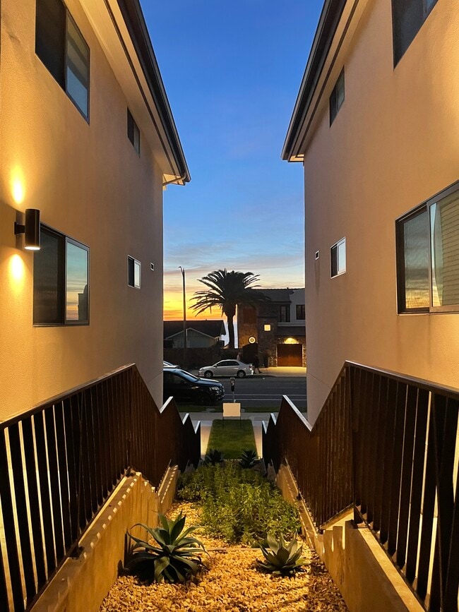806 Esplanade, Unit 1 in Redondo Beach, CA - Foto de edificio - Building Photo