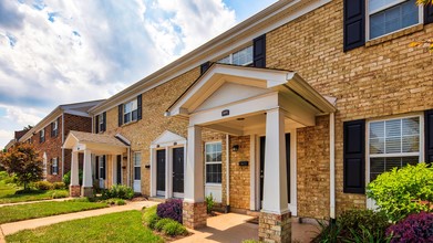 Haven Apartments in Virginia Beach, VA - Building Photo - Building Photo