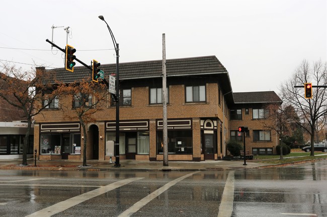 Lakewood Mixed Use in Lakewood, OH - Building Photo - Primary Photo