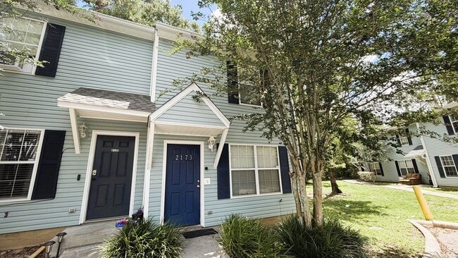 property at 2173 Timberwood Cir S