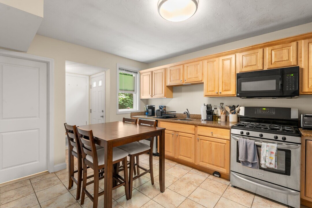 99 Kilsyth Rd, Unit 3 in Boston, MA - Building Photo
