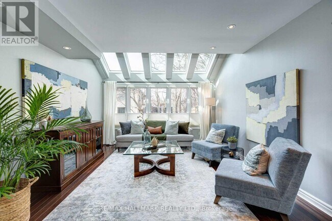 10A Victoria Park Ave in Toronto, ON - Building Photo - Building Photo