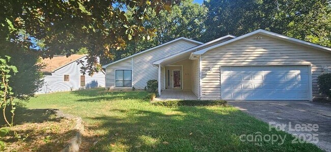 3738 Sweetgrass Ln in Charlotte, NC - Building Photo - Building Photo