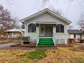 1915 S Arlington Ave in Independence, MO - Building Photo