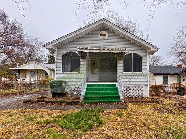 property at 1915 S Arlington Ave