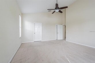 18004 Java Isle Dr in Tampa, FL - Building Photo - Building Photo