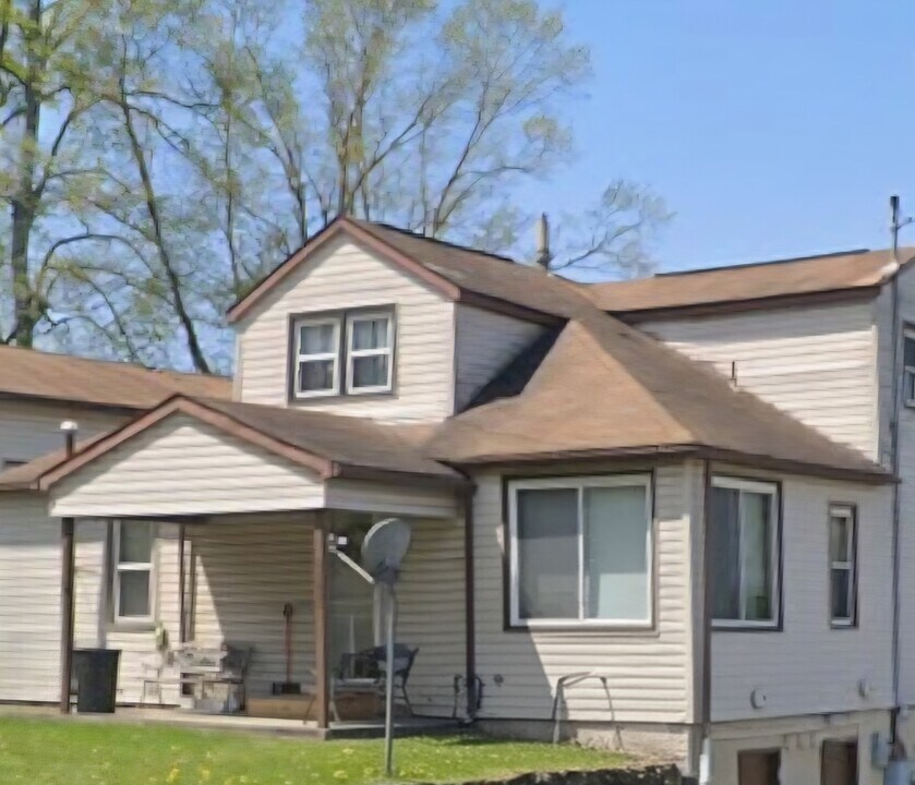 1531 Fairmont Ave, Unit A in Fairmont, WV - Building Photo