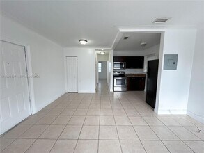 701 NE 86th St in Miami, FL - Building Photo - Building Photo