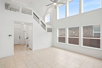 12807 Dewberry Crk in San Antonio, TX - Building Photo - Building Photo