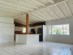 1420 NE 203rd St in Miami, FL - Building Photo - Building Photo