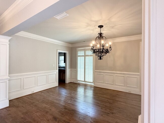 2041 Mendenhall Cir in Atlanta, GA - Building Photo - Building Photo