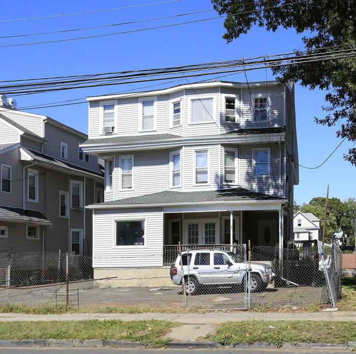 1164 Fairfield Ave in Bridgeport, CT - Building Photo