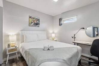 609 Carlsbad St in Spring Valley, CA - Foto de edificio - Building Photo