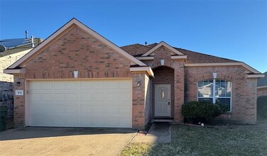 914 Hems Ln in Arlington, TX - Building Photo - Building Photo