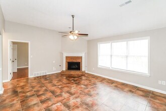 8648 Tropicana Dr N in Memphis, TN - Foto de edificio - Building Photo