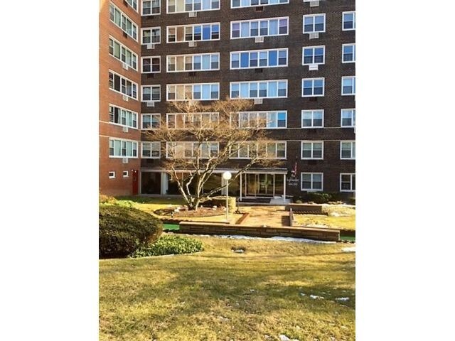 164-20 Highland Ave-Unit -9R in Queens, NY - Foto de edificio - Building Photo