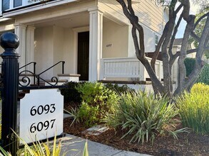 6097 African Holly Trail in San Diego, CA - Building Photo - Building Photo