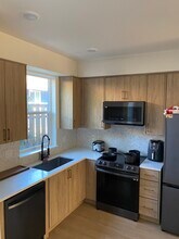 7519 N Clarendon Ave, Unit 4 in Portland, OR - Building Photo - Building Photo