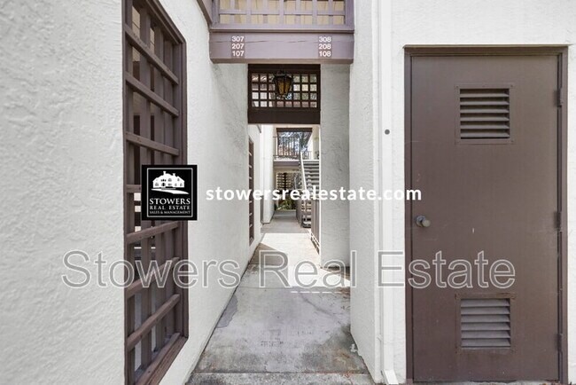 21095 Gary Dr in Hayward, CA - Foto de edificio - Building Photo
